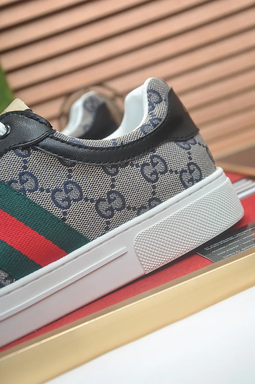 Men's men's shoes💰440💶[GUCCI] official website 1:1 men's sports shoes are now on the market. They are made of original fabric + water-dyed sheepskin lining, plus the official website original 1:1 comfortable outsole. Fashionable and versatile, super comfortable and breathable. Standard shoe size 38/45 (custom-made size 45 is non-refundable)